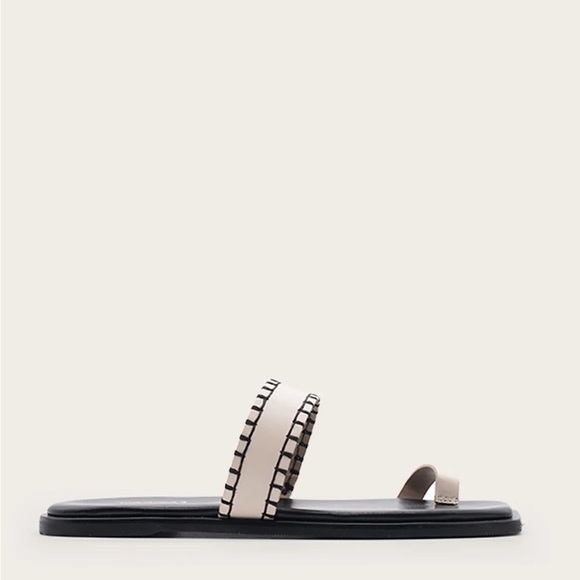 KAANAS
PIRITA TOE RING SANDAL | BLACK - Picture 3 of 4